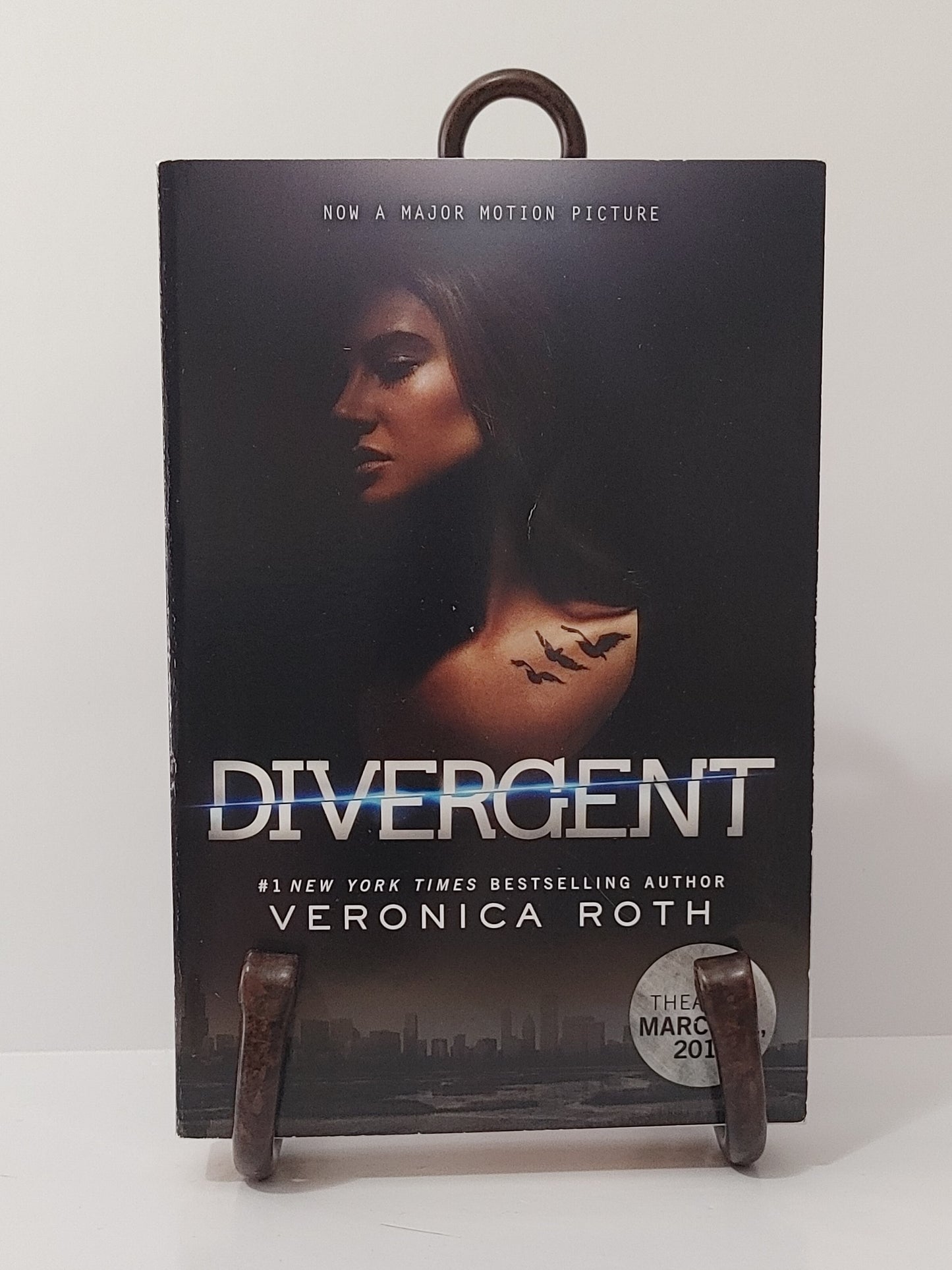 Divergent (Movie Tie-in Edition)